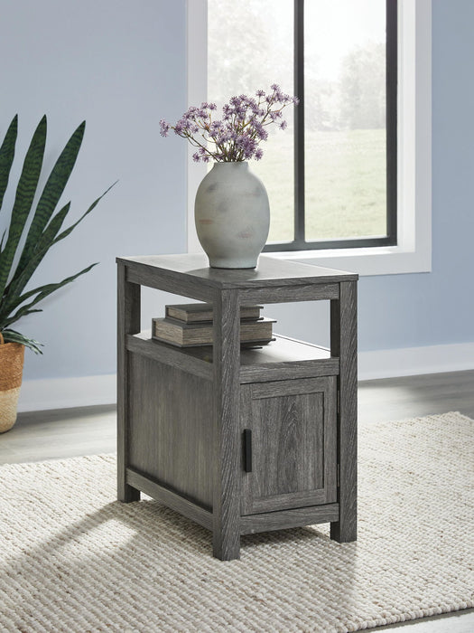 RED TAG Fendenmore - Chair Side End Table