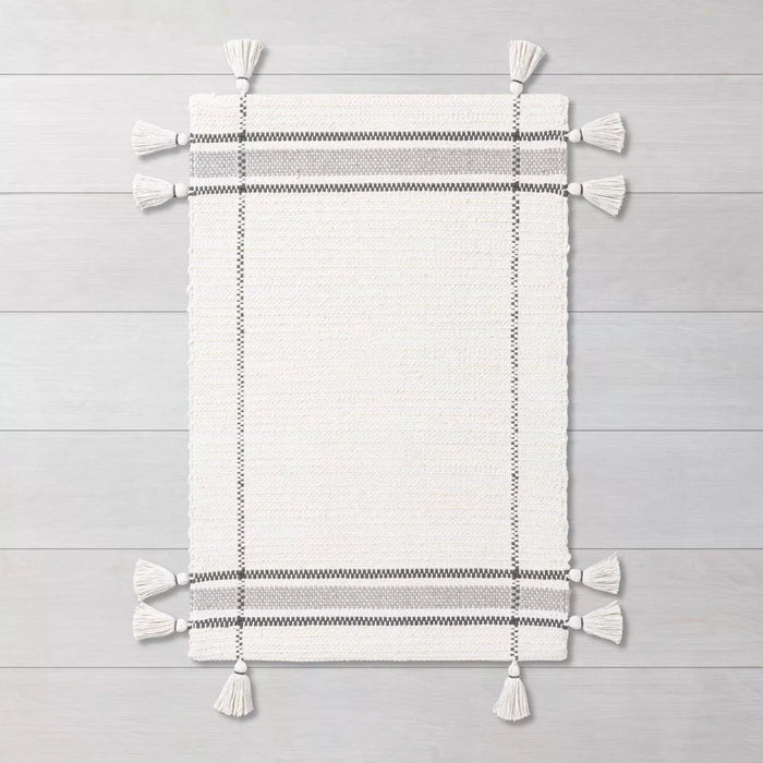 2' x 3' Simple Border Stripe with Corner Tassel Rug White/Gray