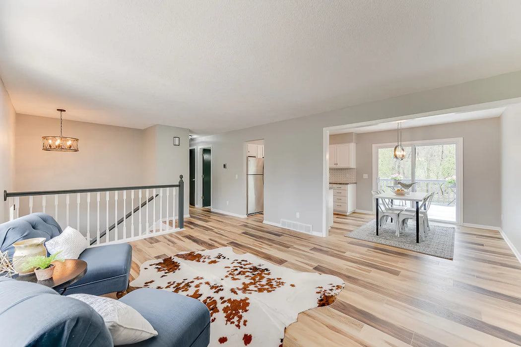 CALI Vinyl - Windansea Low Tide - Huntington Hickory - Floor Planks