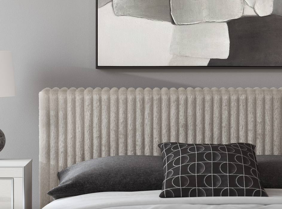 CLEARANCE Zuraleus Queen Bed