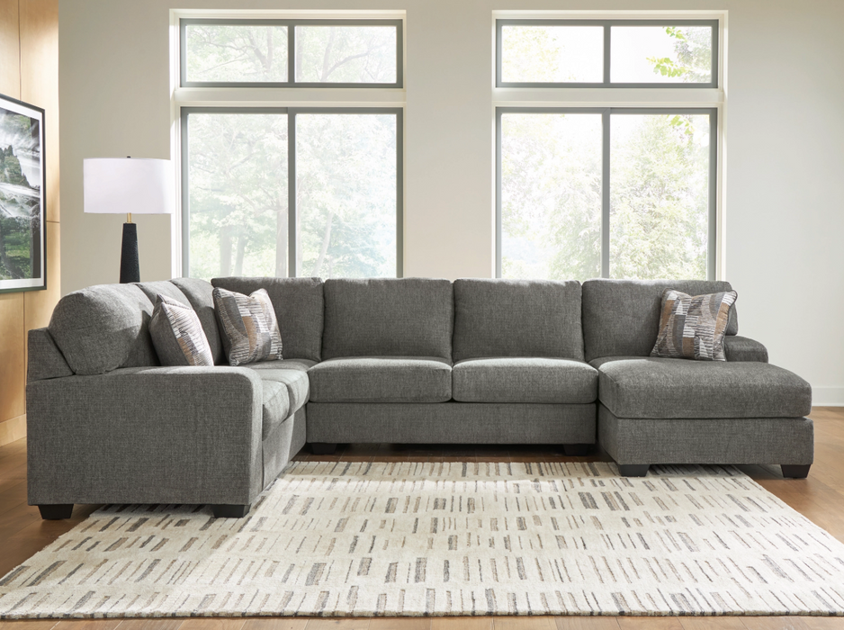 CLEARANCE Newellen - Sectional