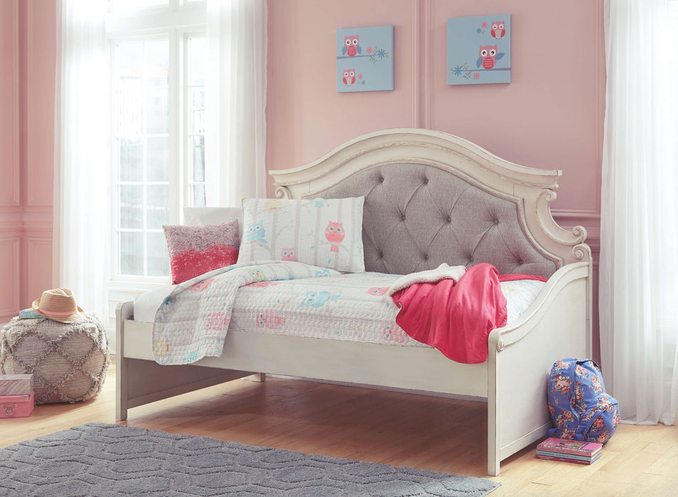 Realyn - Chipped White - Twin Day Bed With Storage Cleveland Home Outlet (OH) - Furniture Store in Middleburg Heights Serving Cleveland, Strongsville, and Online