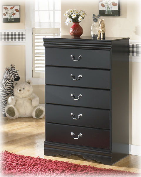 Huey - Black - Five Drawer Chest Cleveland Home Outlet (OH) - Furniture Store in Middleburg Heights Serving Cleveland, Strongsville, and Online