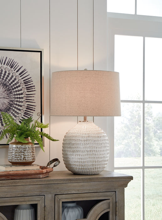 Jamon - Beige - Ceramic Table Lamp Cleveland Home Outlet (OH) - Furniture Store in Middleburg Heights Serving Cleveland, Strongsville, and Online